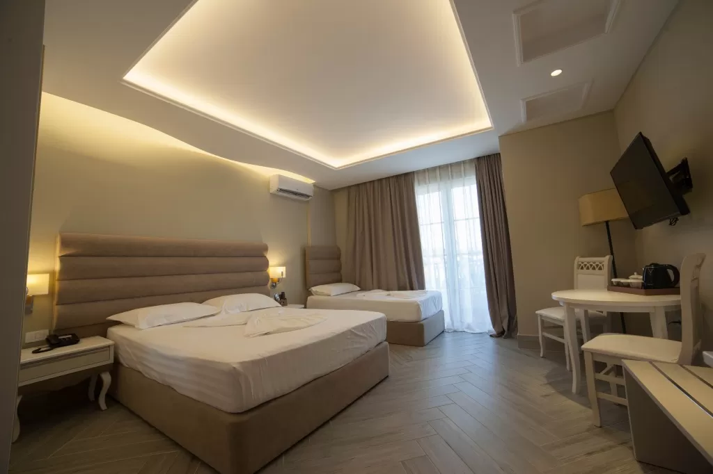 Grand Blu Fa-Fa TRPL 5.jpg